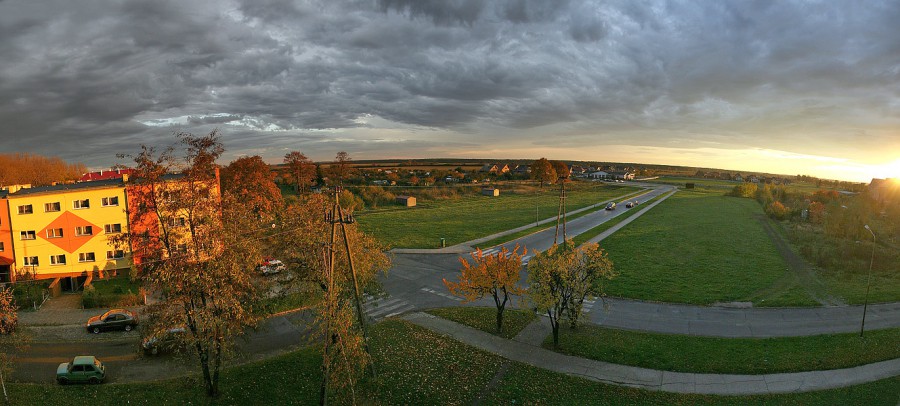Ul. Piastowska - jesienią