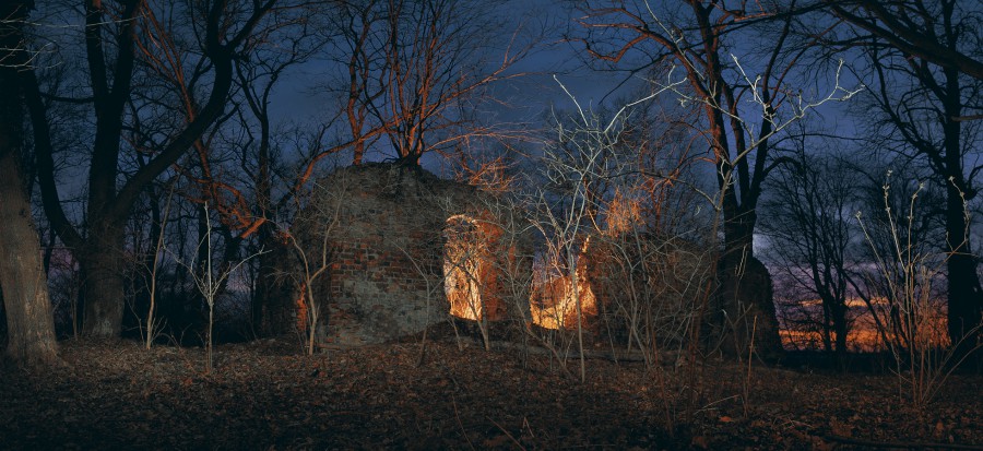 Ruiny zamku Jelcz na wyspie Matunin Nocą